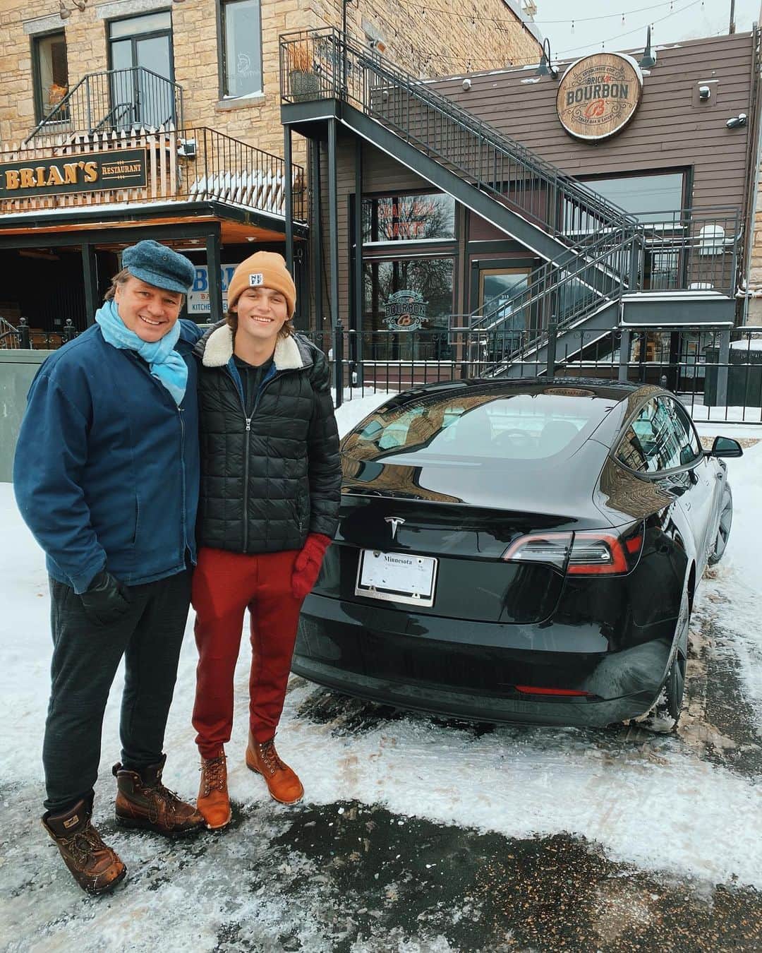 Jonahmaraisのインスタグラム：「my dad is the reason that i was introduced to music at a very young age. my whole life he’s been such a driving force of inspiration to me.... so this year i got him a 2021 Tesla for christmas!!! what a beautiful beautiful day. love you so much dad, you deserve the world! i hope to one day be as good of a father as you have been to me ♥️ @brother_timoth」