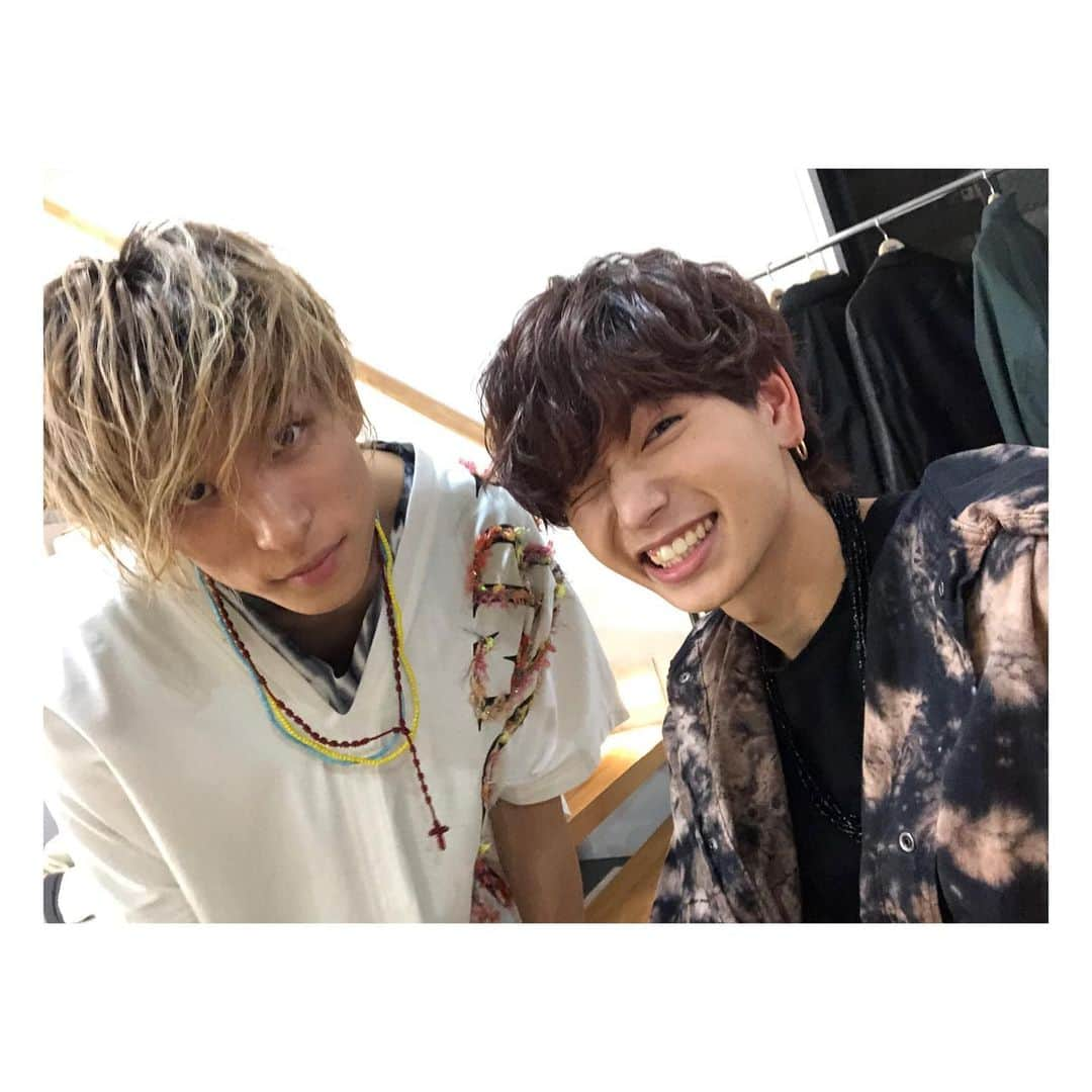 鈴木曉（WATWING）さんのインスタグラム写真 - (鈴木曉（WATWING）Instagram)「📸 #Ryo#前髪おろしver#イケてるね#1997s#グラノーラズ#WATWING」12月27日 11時47分 - asahi_watwing