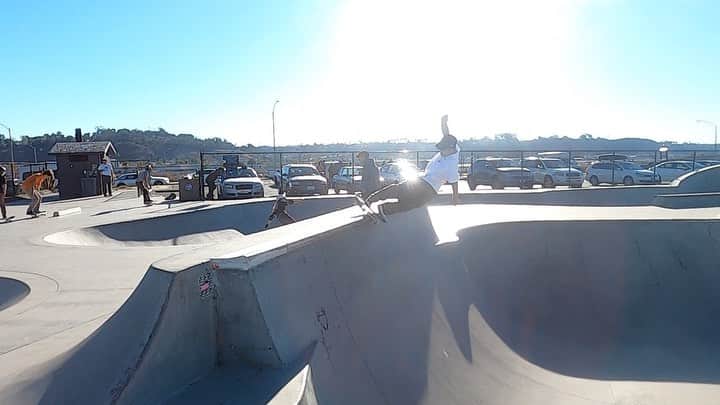 笹岡建介のインスタグラム：「Oceanside☀️  🎥@ray0221   @mktaxi.jp @dcshoes_japan @dorcus_tbs @bern_japan @stance_japan @skullcandyjapan @independenttrucks @rictawheels @minirampsteez @chubusystem_official  #mktaxi#dcshoesjapan #dcshoes #skullcandyjapan #bells #independenttrucks #triforce_k #hi_5 #dorcus_tbs #6556skateboarding #divisio#fivecrossskatepark #showgekiskateboards #13mind#bern#bernjapan#make___#skate#skateboard #instagood #skatecrunch #skatecrunchmag #minirampsteez #gopro #goproのある生活 #gyms」