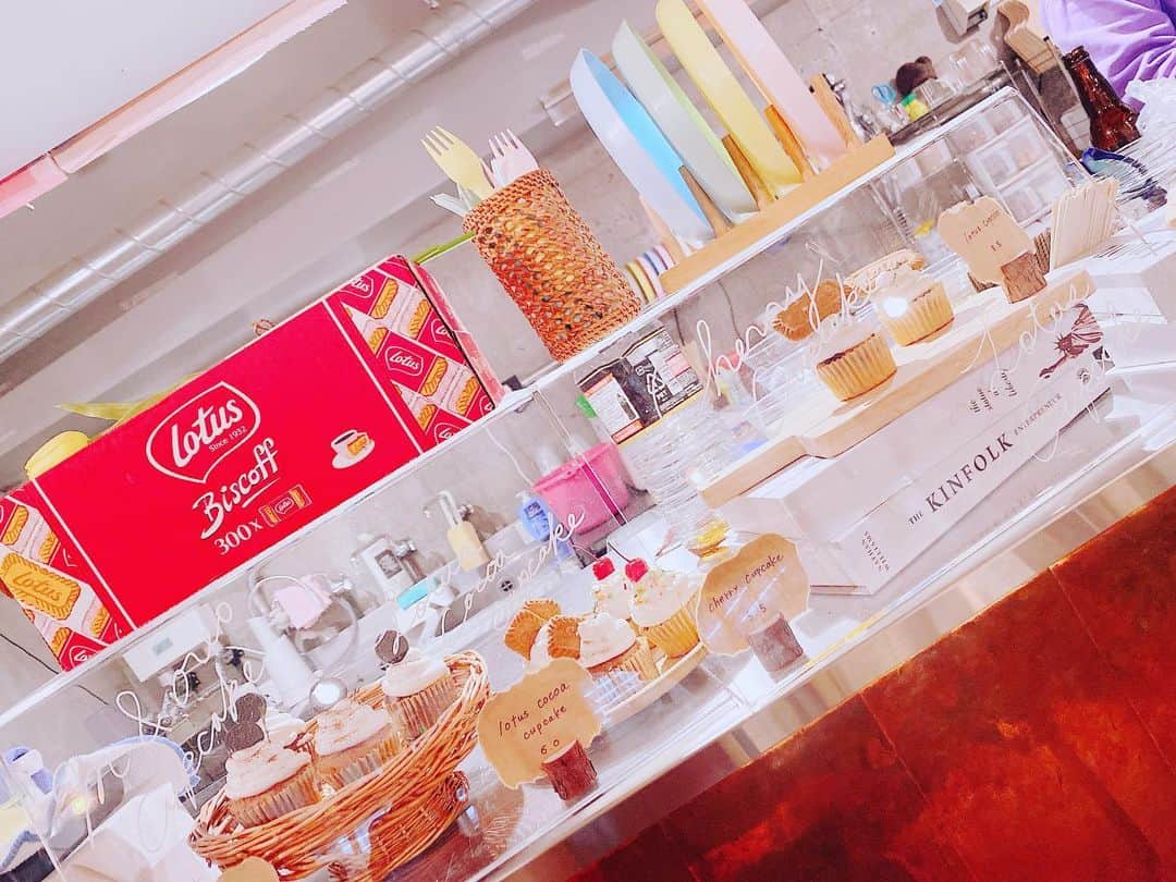 のインスタグラム：「bookteabed.com ブックティーベッドカフェ 本✖︎カフェ✖︎泊まるに拘ったカフェ☁️ かわいいしおちつくところ☁️いってみてね #カフェ #新宿御苑 #cafe #sweets  #sweetstagram」