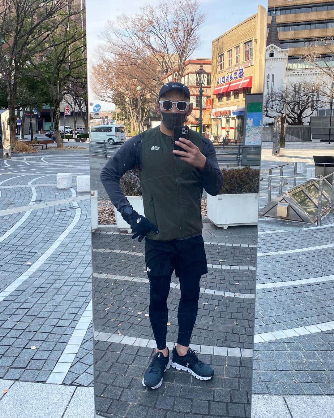 宇野薫のインスタグラム：「UNORUN  #今朝のみなとみらい   #unorun #tnf #tnfrun #thenorthface #c3fit #oakleyjapan #suunto7  #onrunning #onfriends  #stancesocks #ノースフェイス #オークリー #スタンスソックス #宇野薫」