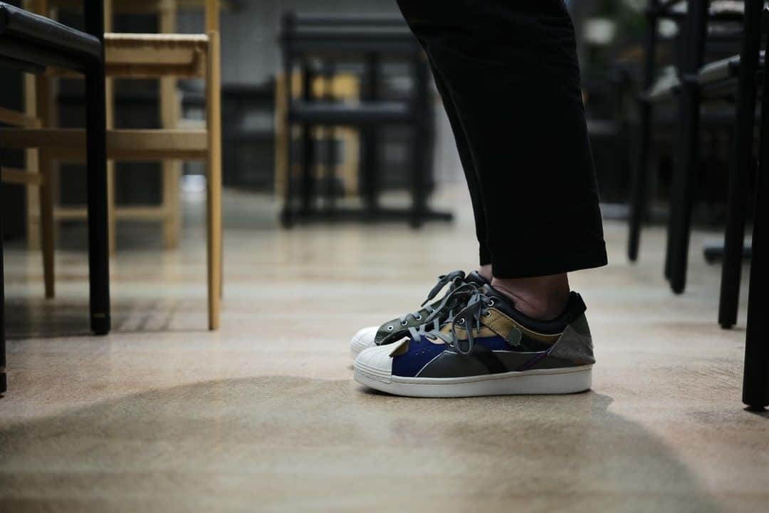 谷尻誠さんのインスタグラム写真 - (谷尻誠Instagram)「@kolorofficial My favorite sneakers this winter. #sneakers #kolor #fashion」12月27日 12時37分 - tanijirimakoto