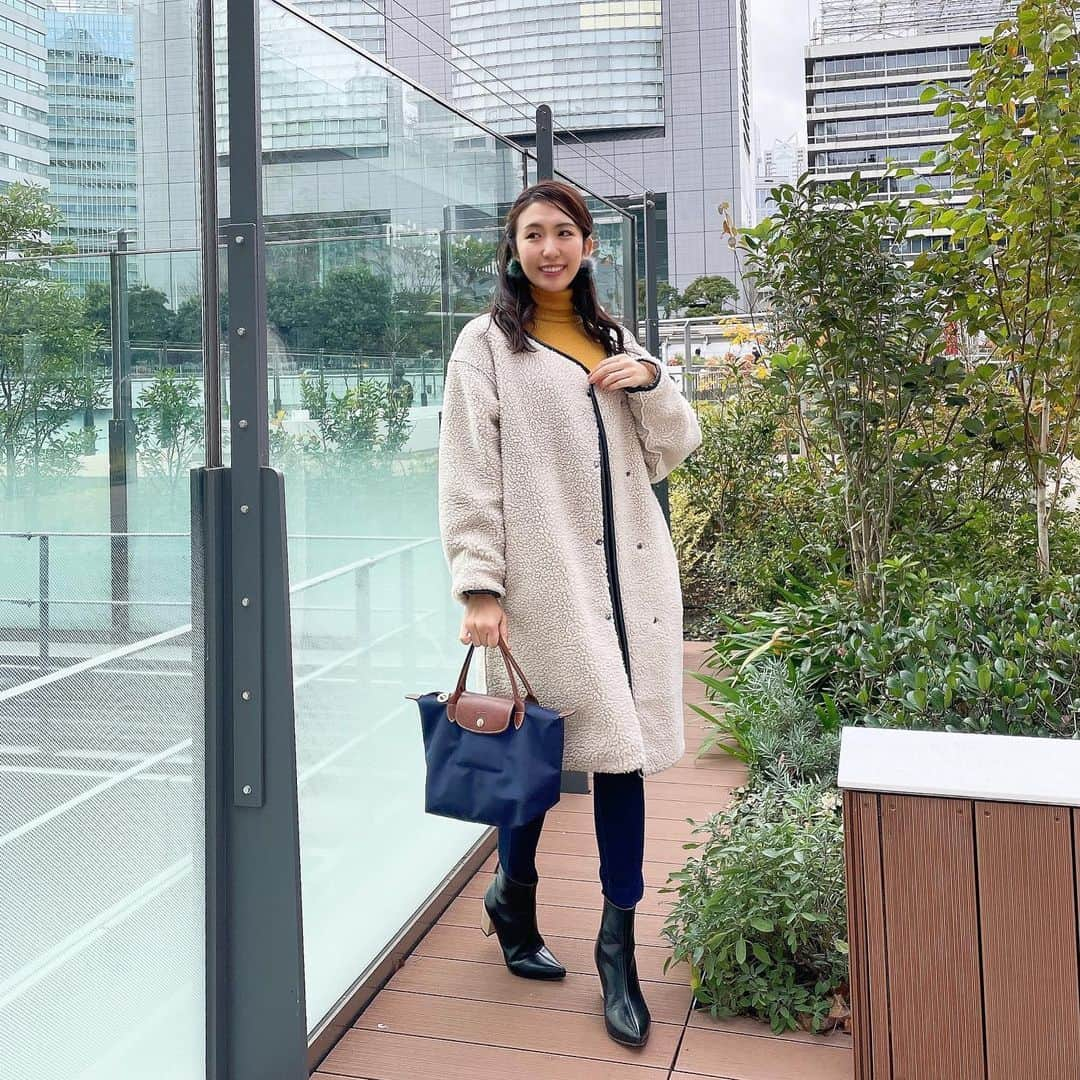 mimiさんのインスタグラム写真 - (mimiInstagram)「#mimi服👗  outer… @mite__official  knit… @uniqlo  pants… @levis  boots… @rosebud_official_  bag… @longchamp   質問でいただいたコートは @mite__official の ロングボアコートです💡 ボアコート可愛くて好き🥺 大きめのシルエットのこのコート 本当かわいいよね☺️💓 ・ #mite #mite_official  #longboacoat  #冬ファッション #冬コーデ #コート #アウター #ボアコート #ビッグシルエットコート #大人カジュアル #fashionista #fashionglam #pr #whinterfashion #おしゃれさんと繋がりたい #冬服 #服好き #冬服コーデ」12月27日 12時31分 - chan.mi3