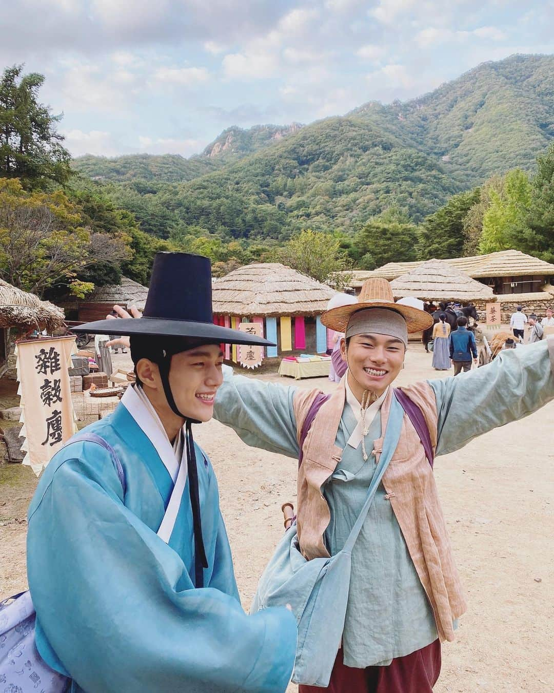 イ・イギョンさんのインスタグラム写真 - (イ・イギョンInstagram)「이겸과 춘삼😁  . #암행어사#성이겸#박춘삼」12月27日 12時33分 - luvlk89