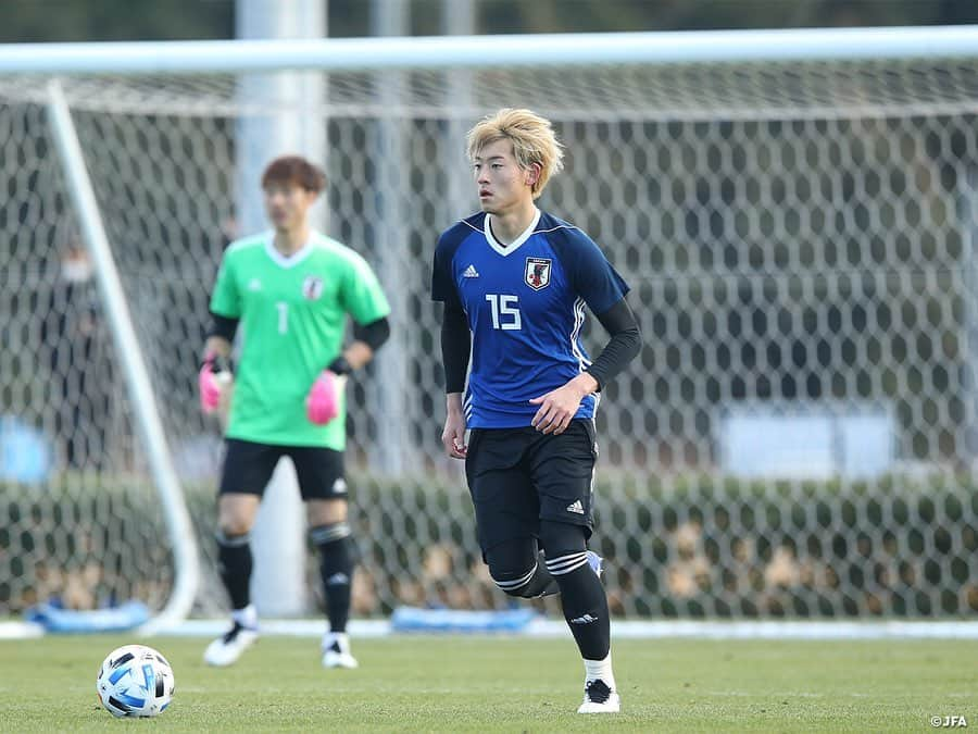 日本サッカー協会さんのインスタグラム写真 - (日本サッカー協会Instagram)「【2020.12.26 Training Match②📸】#U23日本代表 候補　4-0の勝利で活動を締めくくる  12月22日（火）から #高円宮記念JFA夢フィールド でトレーニングキャンプを行っていたU-23日本代表候補は、活動の締めくくりとして26日（土）に関東大学選抜と練習試合を行いました。  4分、相馬選手が縦へのドリブルから中へ折り返し、こぼれたところを #金子大毅 選手がシュート。12分には中盤の #渡辺皓太 選手がロングパス、右の森下選手が反応してシュートを放ちますが、得点につなげることができません。時間が経つにつれ、積極的になる関東大学選抜に対し、U-23はなかなか攻撃の糸口をつかめません。GK #波多野豪 選手が入って迎えた後半、ハーフタイムでの修正点を踏まえ、U-23は盛り返しを図ります。すると54分、森下選手のアーリークロスを安部選手が落とし、一美選手が左足でシュート。ようやく先制点を獲得します。  60分を過ぎたところで、フィールドプレーヤー10人が入れ替わります。ディフェンスラインに #中村帆高 選手 #橋岡大樹 選手 #瀬古歩夢 選手 #古賀太陽 選手、中盤は#齊藤未月選手 #田中駿太 選手、ワントップに #上田綺世 選手、その下に #浅野雄也 選手 #郷家友太 選手 #前田大然 選手が並びます。数分後、右CKから橋岡選手がヘディングで合わせ、試合を2-0とします。ボールを保持する時間が長いまま、74分には浅野選手が右サイドから中にクロスを入れますが、前田選手には合いません。80分、前田選手がシュートを放ちますが、これは枠を捉えられず、90分を終えます。  >>> #U24日本代表 2021年スケジュール  ⚔国際親善試合 ⌚3.26 📍東京 ⌚3.29 📍北九州 ⌚6.5 📍福岡 ⌚6.12 📍豊田  ⚔キリンチャレンジカップ2021 ⌚7.12 📍長居 ⌚7.17 📍神戸  ⚔東京オリンピック ⌚7.22-8.7  #daihyo #jfa」12月27日 12時52分 - japanfootballassociation