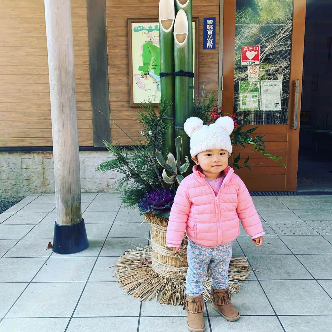 アクア新渡戸さんのインスタグラム写真 - (アクア新渡戸Instagram)「今日もめちゃくちゃ良い天気☀️😆 今日は夫婦池から中央公園までお散歩💨  鯉に餌やったり 鳥さん日餌やったり シャボン玉したり 走り回って今日もはしゃいでます😆  #笛田 #夫婦池公園  #中央公園 #遊具 #鯉の餌やり  #家族時間」12月27日 13時11分 - amiaquanitobe