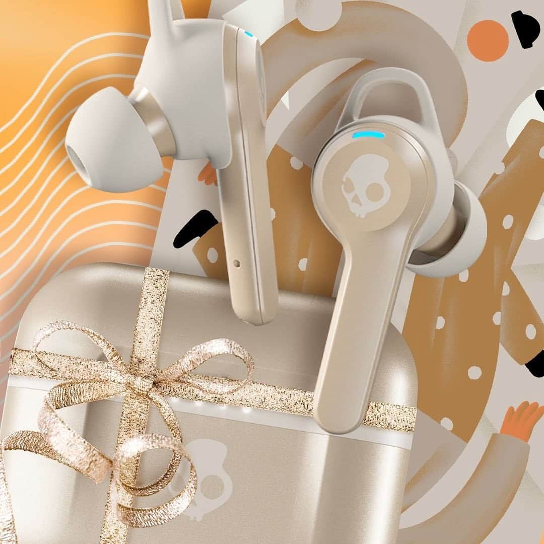 Skullcandy Japanのインスタグラム：「今年最後の限定カラー🥂✨  最新のテクノロジーを搭載✨お洒落な完全ワイヤレスイヤホンで音楽や動画やゲームを思いっきり楽しもう💀  自分や大切な人へプレゼント✨🥂  #FeelCentered #FeelSkullcandy #スカルキャンディー」