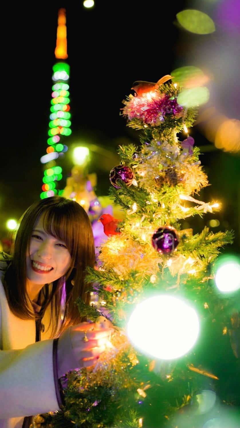 Rinkaのインスタグラム：「仕事終わりのクリスマスvlog (元動画の画質が良すぎて逆に画質落ちてしまった)  #vlog #クリスマス #xmas #Christmas #芝公園 #クリスマスツリー #東京タワー #イルミネーション #動画編集 #movie」