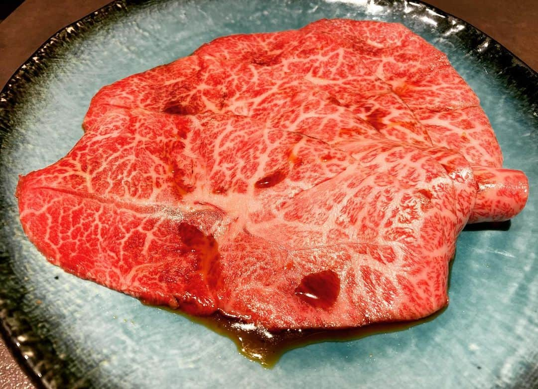 竹村真琴さんのインスタグラム写真 - (竹村真琴Instagram)「* たまにはかき氷以外も😋 毎日焼肉でいいくらいお肉が好き。 . . . #焼肉 #牛肉 #生肉 #ユッケ #牛タン #タン #タン塩 #ヒレ #ヒレ肉 #ハラミ #ミスジ #和牛 #黒毛和牛 #希少部位 #時価 #赤身肉 #赤身 #肉料理 #肉食女子 #肉好き #タンパク質 #たんぱく質 #蛋白質 #鉄分補給 #鉄分 #ディナー #晩ご飯 #dinnertime #dinner #wagyubeef」12月27日 14時06分 - makototakemura_golf