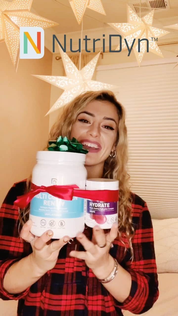 ヘレン・マロウリスのインスタグラム：「Hey guys,  Next giveaway is 3 of my favorite @nutridyn supplements:  1. Collegen Renew 2. Dynamic Rehydrate 3. Dynamic Sports Performance   Must be following both myself and @nutridyn , tag three friends,  like and share this video to your story.  3 winners will be announced in one week. 🤗」