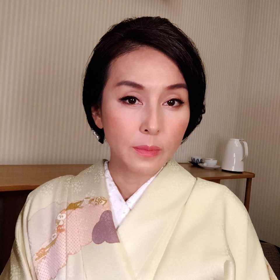 杉本彩のインスタグラム：「* * 京都のイベント「なでしこ日本2020」にゲスト出演🎤の楽屋にて！  久しぶりに着物でお仕事です👘  #なでしこ日本2020 #なでしこ日本 #京都」