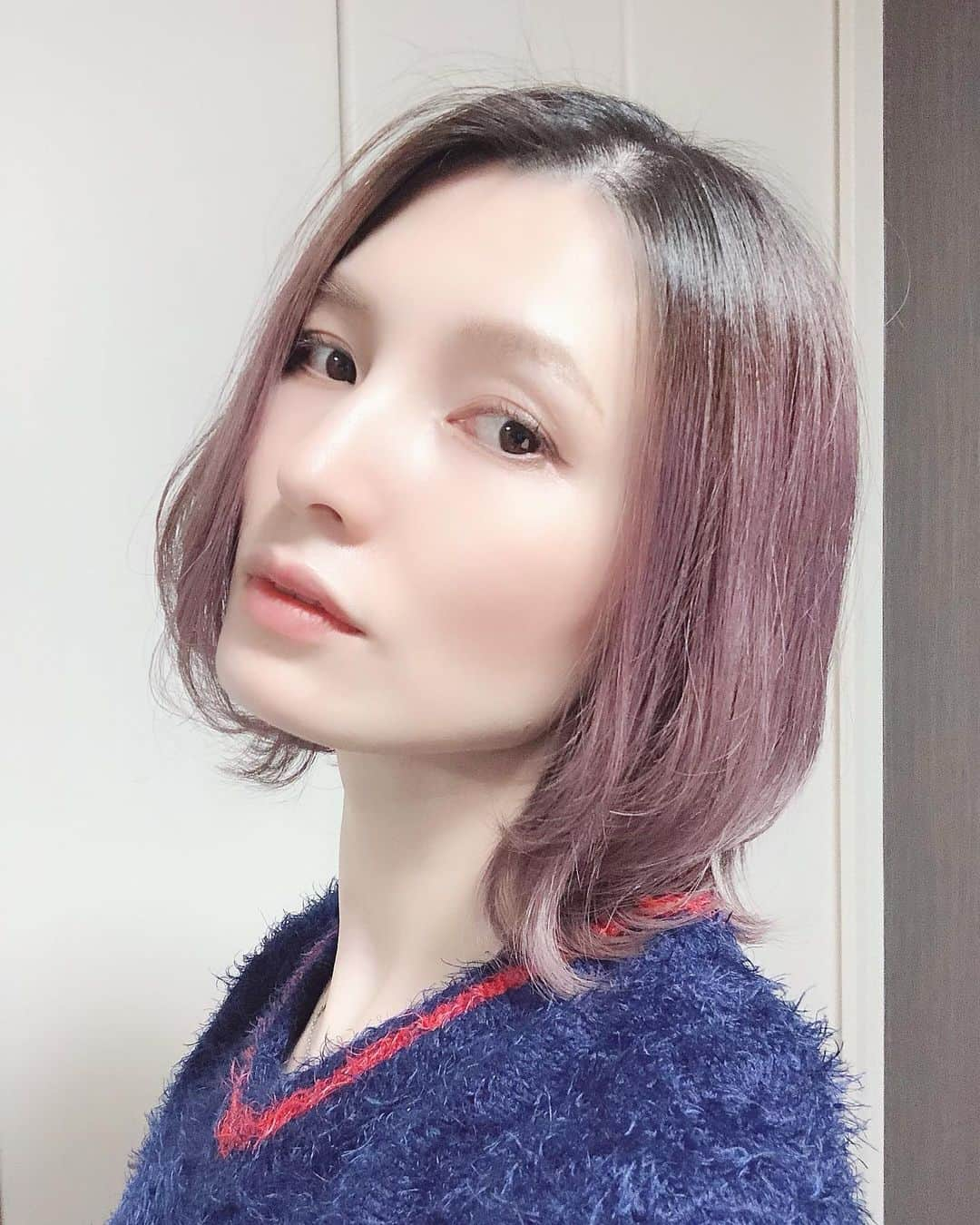 中田有美さんのインスタグラム写真 - (中田有美Instagram)「今年の年末はゴルフと桃鉄♡  ﻿ ﻿ #ヘアカラー ﻿ #ヘアスタイル﻿ #外ハネボブ ﻿ #外ハネスタイル﻿ #グラデーションカラー﻿ #ヴァイオレットカラー ﻿ ﻿ ﻿ #aichi #photo #model #hair #haircolor  #hairstyle #stayle #ashhair #me #y_n_yumi #出口有美 #愛知 #名古屋 #豊田市 #アッシュヘアー#スタイル」12月27日 14時38分 - yumi_5287