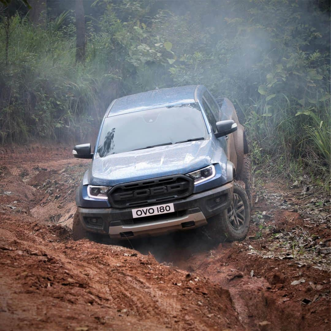 Ford Thailandのインスタグラム：「⛰🌳🇹🇭🏞🌄 #LivetheRangerLife #RangerRaptorThailand #RangerRaptor #FordTrucks #FordThailand」