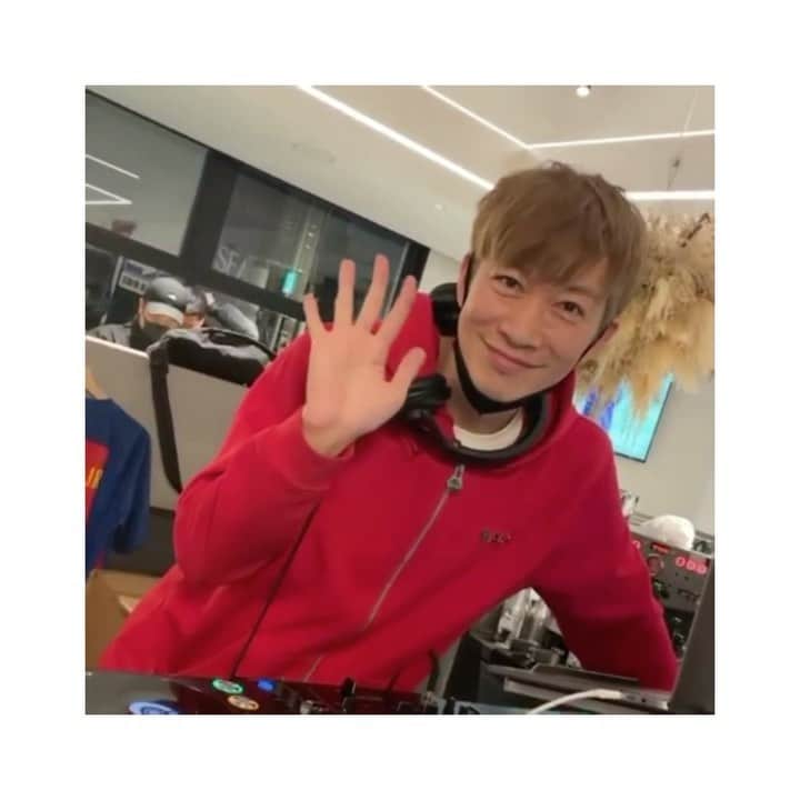 DJ U-ICHIのインスタグラム：「#3rdanniversary  #balancestyle #nagoya @balancestyle_jpn  オープニングのレセプションパーティーでもDJやらせていただきましたが、あれから三年。早いものですね！ 名古屋の先輩方や仲間など顔出していただき、ありがとうございました。 全員とは撮影出来なかったけど、久しぶりに挨拶も出来て僕個人としてもとても良い1日となりました。 サッカー好きから音楽好きから、やっぱり名古屋の愛を感じました。 @balr  @balr_jpn  パーカーも購入された方々もいて良かったですね！！ また、遊びに行ってくださいね！ 僕も遊び行きます。 東京、名古屋、大阪、福岡とありますのでお近くの方は遊びに行ってみてください。  @djma_mi ちゃん ムービーありがとう🙌  #dj #djstyle  #djlife #名古屋 #balr」