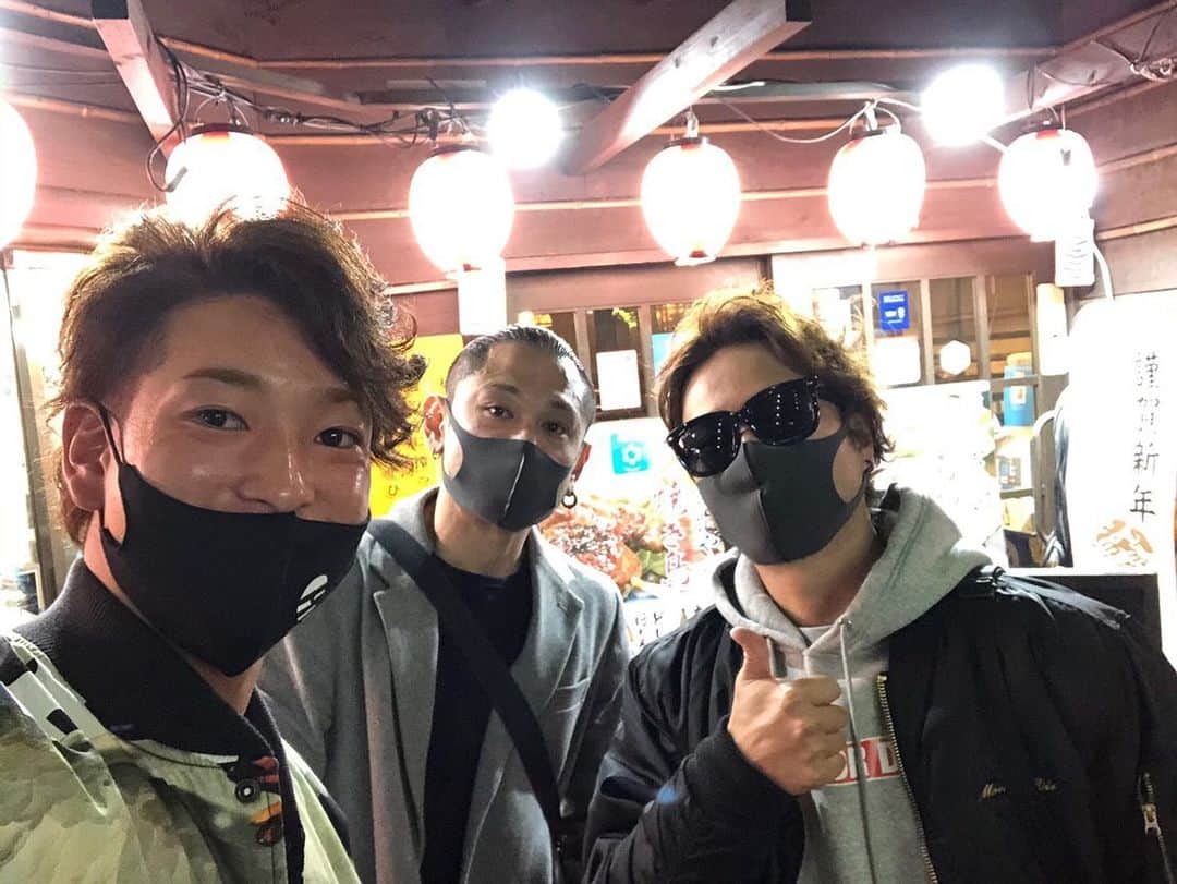 のインスタグラム：「キレキレのダンスパフォーマンスで話題の【ナニコレ？劇団】の方とご飯にいってきました！ ありがとうございました  やっぱダンスエグすぎ笑  #ナニコレ劇団 #performer #ダンス #dance #古澤勝吾」
