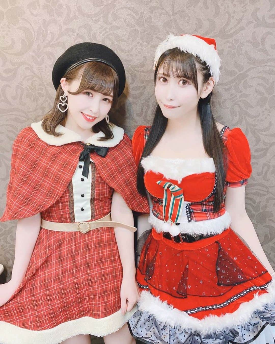 桧垣果穂のインスタグラム：「過ぎちゃったけど今年のクリスマスもサンタさん🎅🏻になりました⸜(๑⃙⃘'ω'๑⃙⃘)⸝🎄🎁今年はさあきゅん💛とお互いの持ってたサンタ服を交換しました💛💜かわいいサンタさん貸してくれてありがとうー🐣✨ . クリスマスイブもクリスマスも二日間お仕事とライブで、メンバーとクリスマスらしい事したり（お楽しみに♡！）すっごく楽しかったฅ•ω•ฅ✨みんないつもありがと〜⸜(๑⃙⃘'ω'๑⃙⃘)⸝自分へのクリスマスプレゼントは髪が綺麗になるドライヤーとヘアアイロンにしたよ〜⸜(๑⃙⃘'ω'๑⃙⃘)⸝✨今年も賑やかなクリスマスで楽しかった⸜(๑⃙⃘'ω'๑⃙⃘)⸝🎄 . #クリスマス　#アイドル #サンタコス #xmas #christmas #japan #japan_of_insta #likesforlike #japanese #2020 #2020年 #フォローミー #followers #followｍe #lucetwinklewink #桧垣果穂　#ルーチェTW」