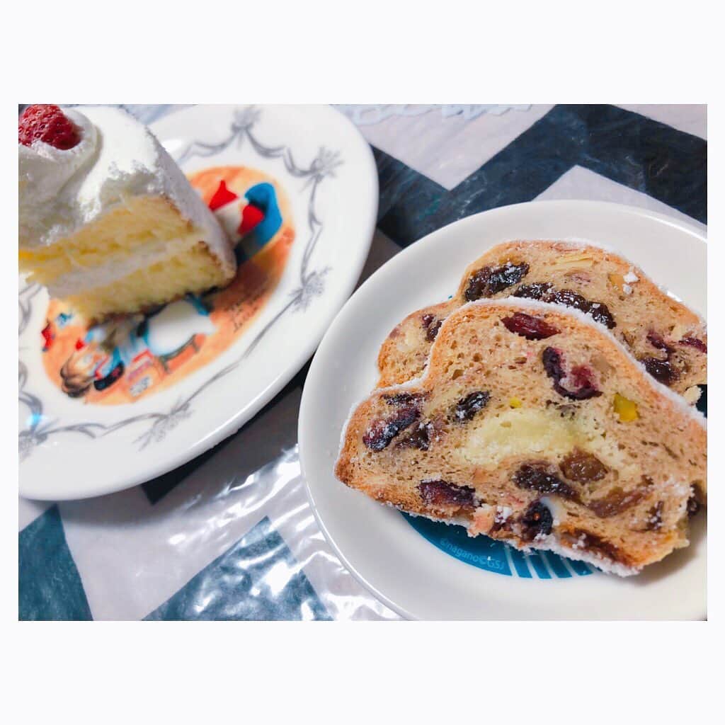 國分優香里のインスタグラム：「✩ 連日の甘い物祭り🍰✨  念願のスタバのケーキも食べられました😋  そして、いきなりですがお仕事の告知をさせて下さいませ〜🙏  【ゲーム出演】  12月24日発売  プレイステーション 4/Nintendo Switch用3Dアクションシューティング  「ま～るい地球が四角くなった!? デジボク地球防衛軍 EARTH DEFENSE FORCE: WORLD BROTHERS」  に  ワイルドブラザー役  で出演させて頂きました😌  人気シリーズの最新作！  おうち時間のお供に是非！です！！ 皆様の入隊お待ちしております💪✨  #edf  #地球防衛軍🌏  #デジボク　#おうち時間　#皆でゲーム」