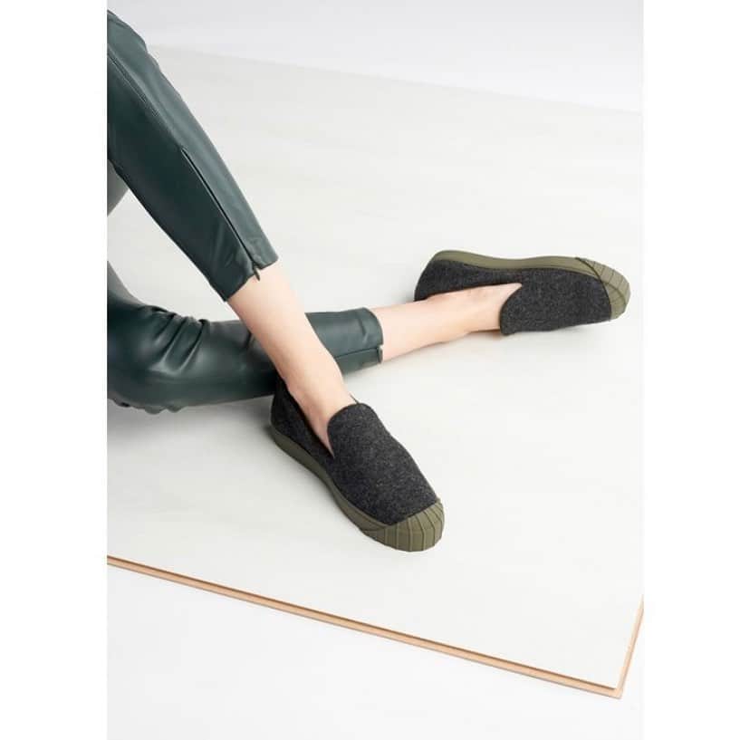 テーリポルキのインスタグラム：「MOVING SALE - Now on ✨ Styles up to 50% off  We are open today 12-16 @kampgarden  #sale #shoes #movingsale #sustainablefashion #terhipölkki」