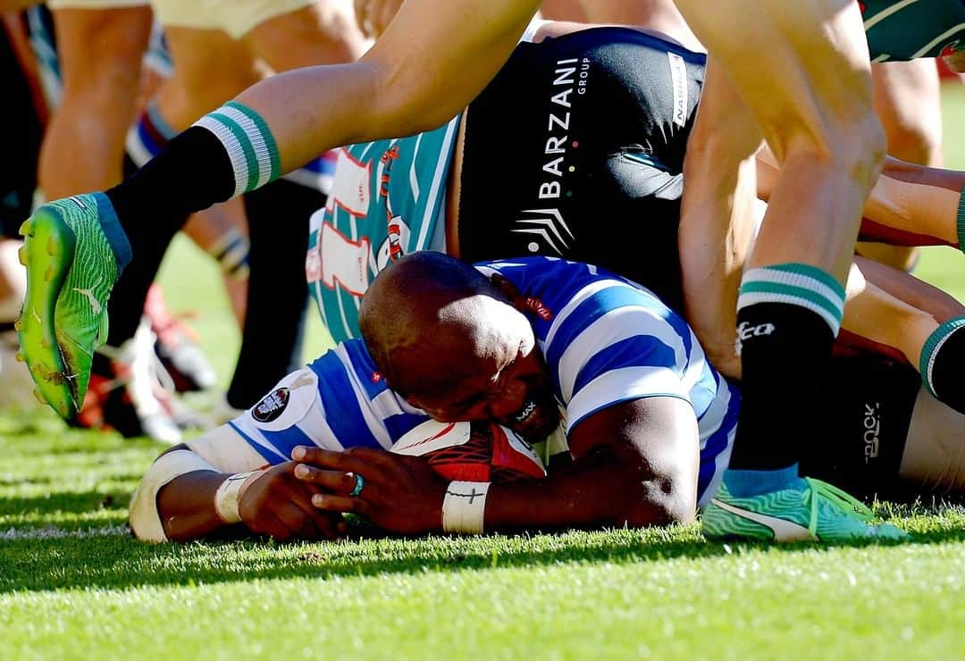 ラグビー南アフリカ代表さんのインスタグラム写真 - (ラグビー南アフリカ代表Instagram)「#ICYMI - The @cheetahsrugby scored in the first and last minutes of their #CarlingCurrieCup match against @sharksrugby in Bloemfontein on route to a bonus point win on Sunday. On Saturday, @dhlwp outplayed @griquas_rugby in Cape Town, also with a bonus point win. @carlingblacklabel #TheChampionWithin #ReachForGold」12月28日 2時42分 - bokrugby