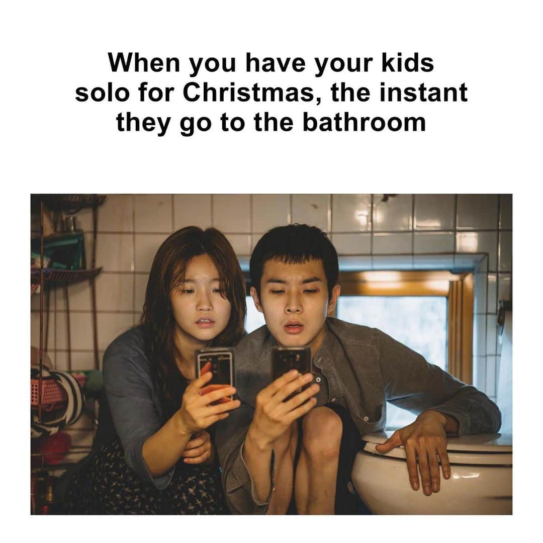 ミンディ・カリングのインスタグラム：「*responds to as many texts as possible in 3 minutes*」