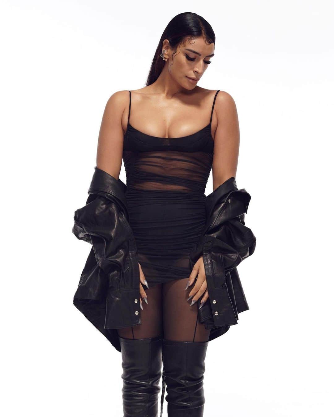 ミュグレーのインスタグラム：「@sevdaliza_ wears MUGLER by @cadwallader in @glamcult.  - - Magazine @glamcult  Photographer @mrferryvandernat  Stylist @charlesbeugniot  #mugler」