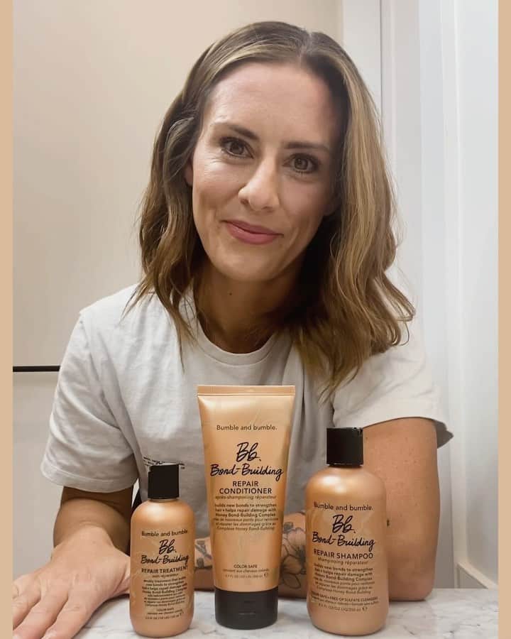 のインスタグラム：「These lighter locks require extra care and the new @bumbleandbumble Bond-Building Collection has been my go-to. This repair Shampoo, Conditioner, and Treatment work to repair, strengthen, and build new bonds, leaving my hair with a shiny, healthy glow. Tap the post to get yours through IG checkout today. #bumbleandbumble #BbPartner #ad」