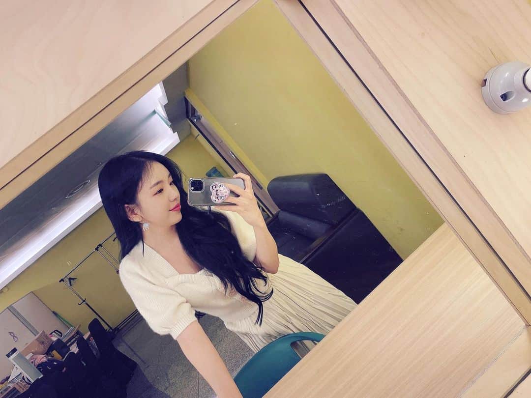 ペク・アヨンのインスタグラム：「🤍」