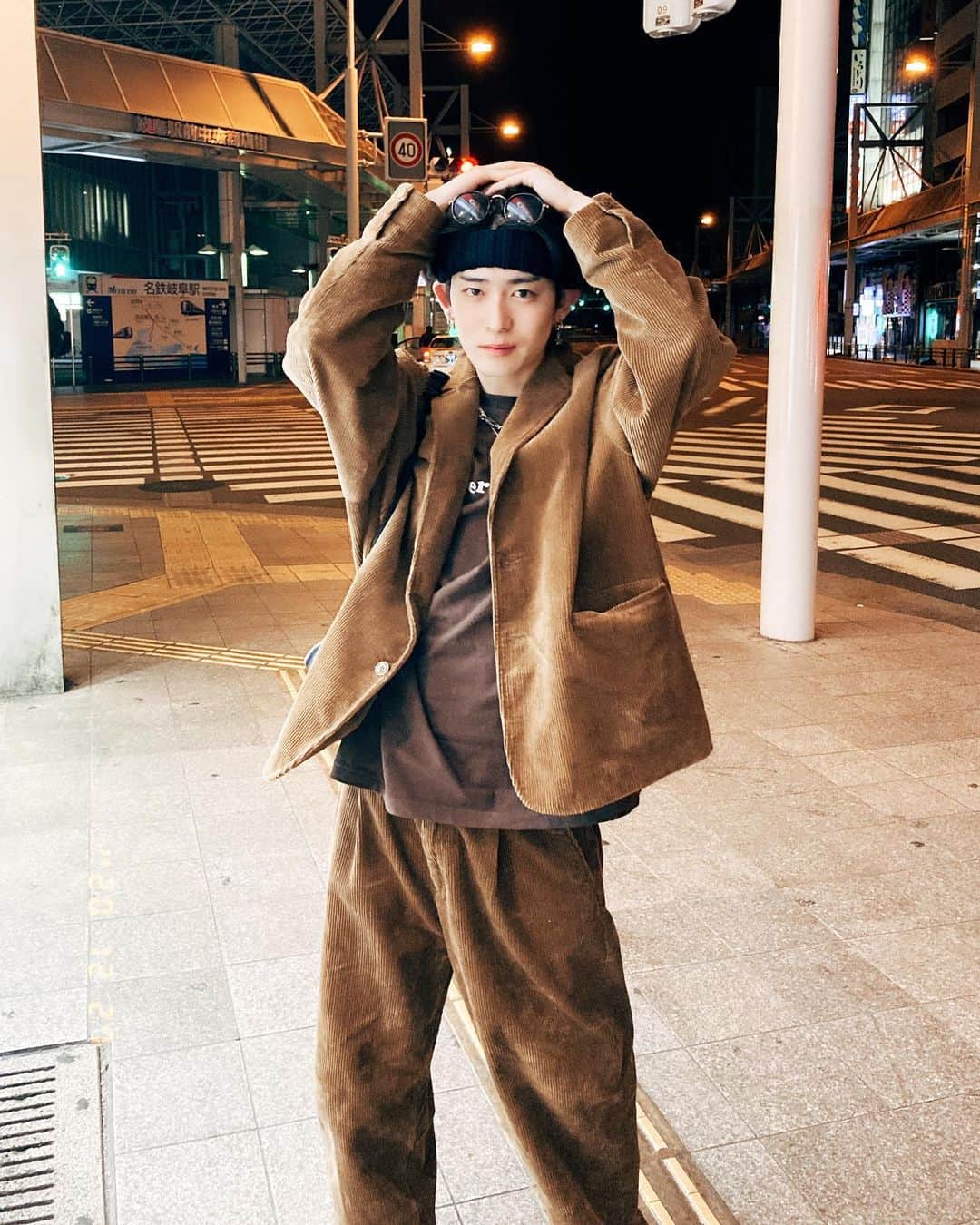 鈴村梨公のインスタグラム：「昨日のコーデ✌️ #streetfashion #overprint #bts #hiphop」