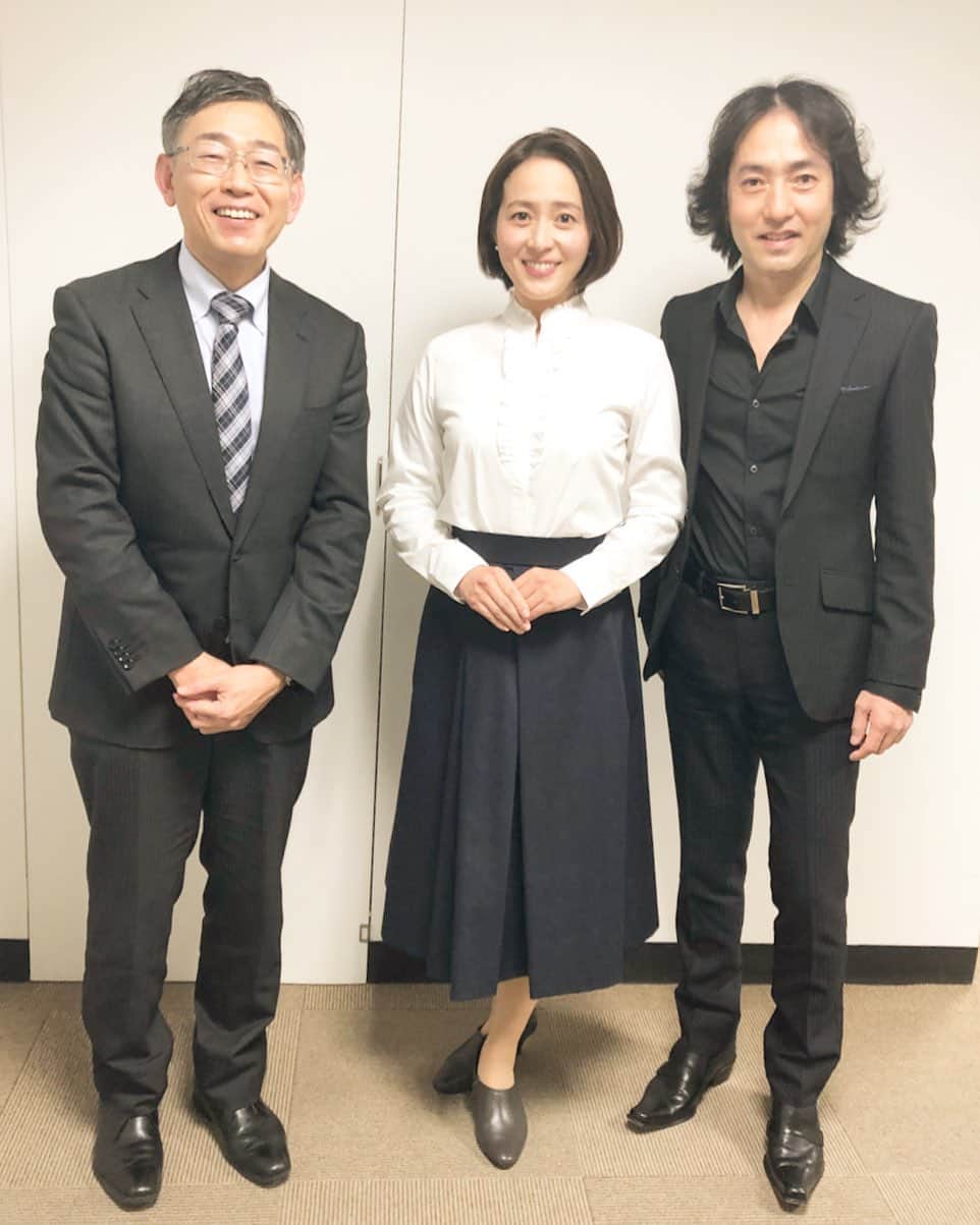 木内晶子のインスタグラム：「NHK 「四国らしんばん」 に出演致します。 本放送：2020年12月28日（月） 18：10～18：45（総合／四国ブロック） 再放送：2020年12月29日（火） 12：15～12：50 （総合／四国ブロック） 谷地 健吾さんアナウンサーのもと 秋川 雅史さんと出演をさせて頂きました。 感染拡大が止まらない新型コロナウイルス。 どうすればウィズコロナ時代を生き抜けるのか。番組では、「医療」「食」「祭り」など、様々なテーマで四国のこの1年をみつめ、今後、私たちが進むべき未来を専門家の皆様とともに探りました。是非見て下さい。 #四国らしんばん #秋川雅史 #谷地健吾」