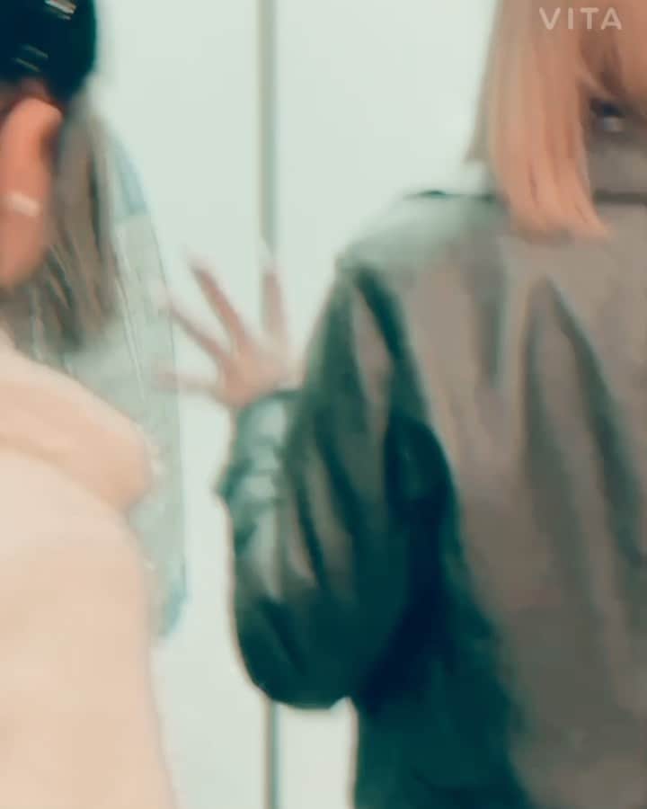 えまぽち(穂波エマ)のインスタグラム：「今年の思い出を動画でまとめてみた❤︎  写真とか動画選ぶだけでめっちゃ簡単に動画できたし めっちゃオシャレになった🧚🏻‍♀💖  2020年も楽しかったなぁ🤤✨  みんなも2020年の思い出びた動画つくってみてっ！  #私のベスト2020#びた動画#2020をシェアしよう」