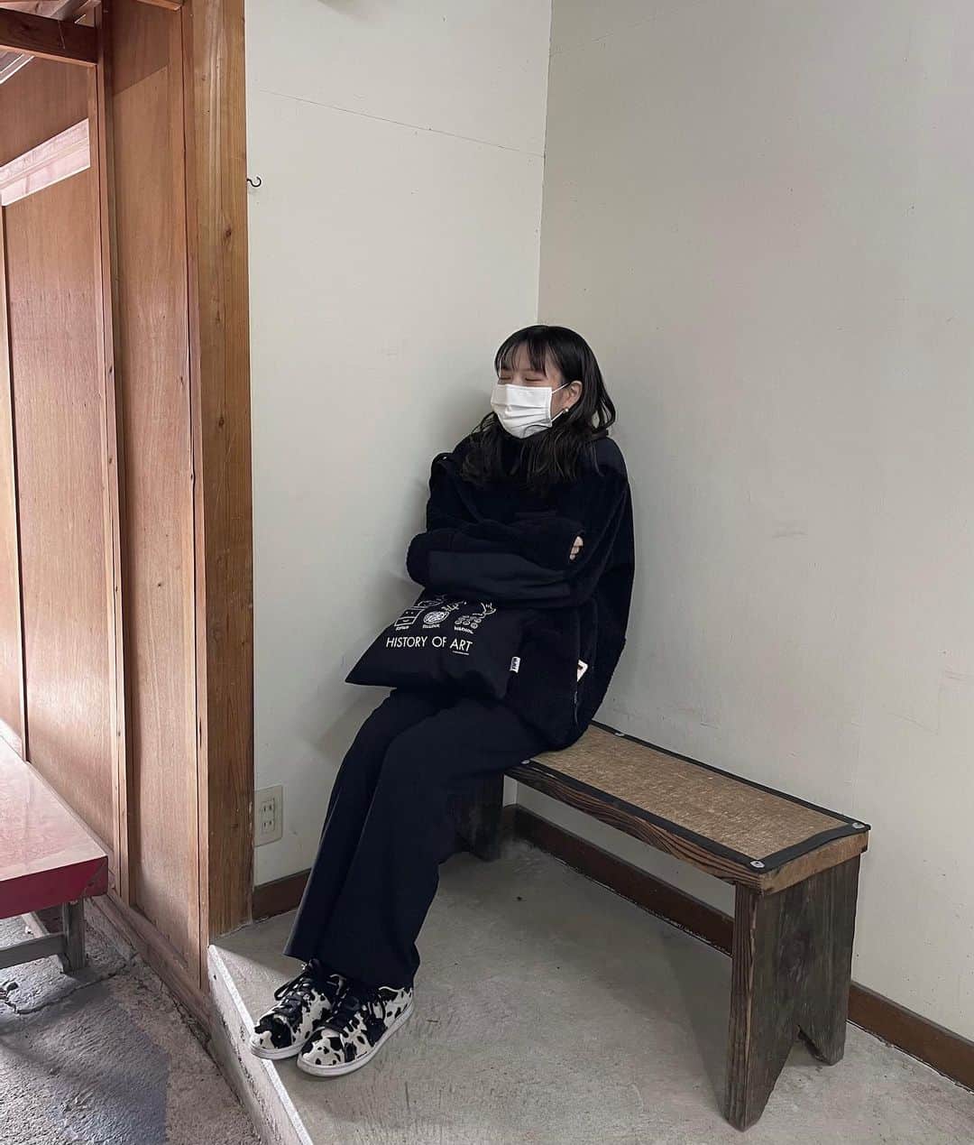 のインスタグラム：「いつかの、、寒かったなぁ雪降ってたよ…」