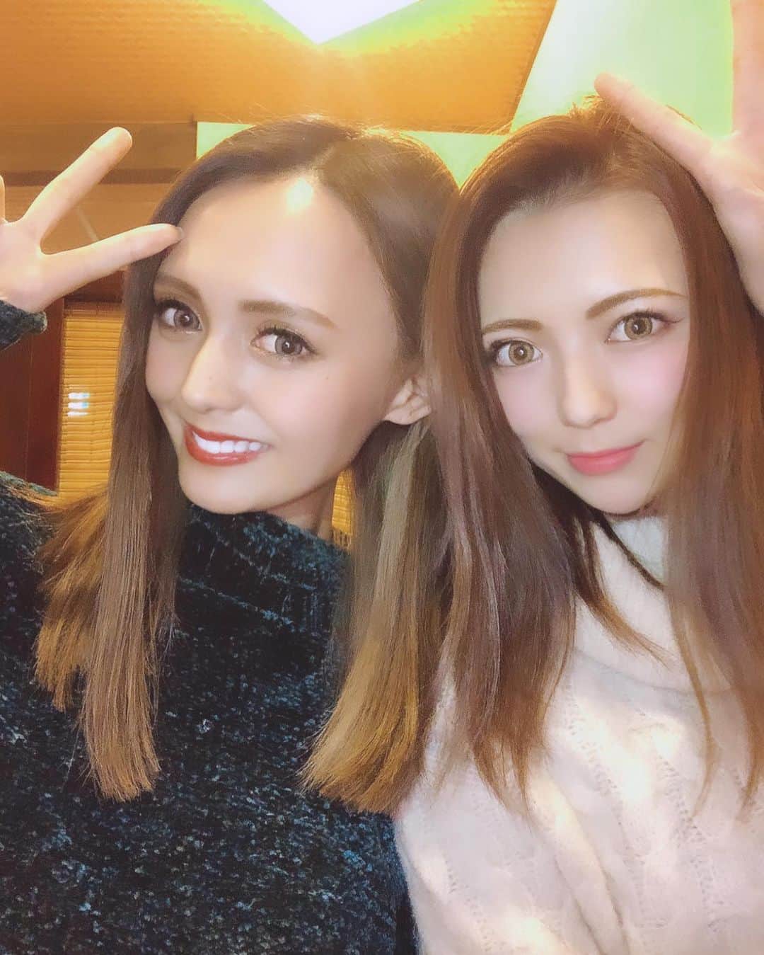 Yuriのインスタグラム：「さっちゃん❤️ 会えて嬉しかった🥲💓 何年か前までは毎週のようにあって飲んだりしてたのに時間経つの早すぎ!!!笑  #地元 #女子会 #ınstagood #instalike #忘年会 #暴 #笑 #二日酔いやばい」