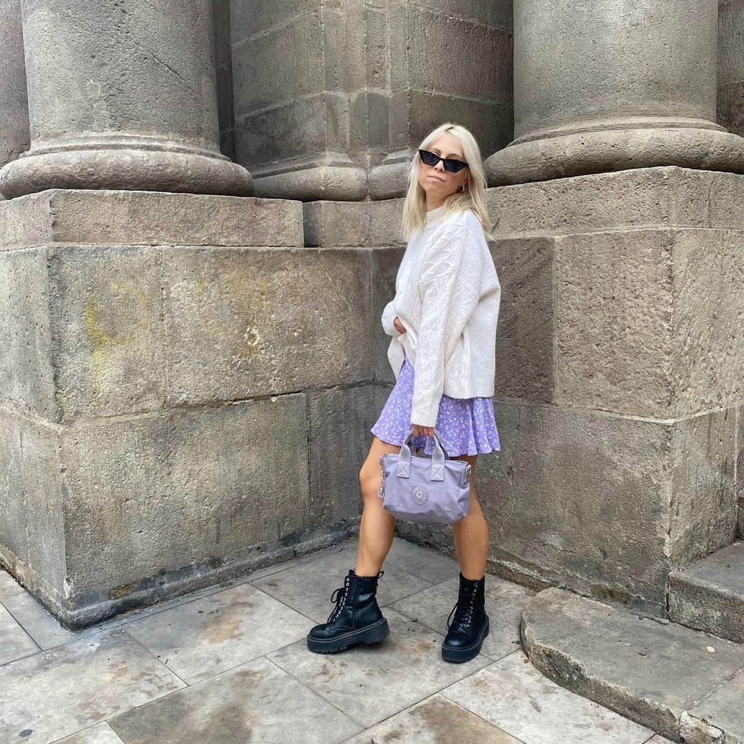 のインスタグラム：「Getting ready for a fresh new start. 2021, can't wait 😎 #optimism #LiveLight Pic by @georxsparkle⁣」