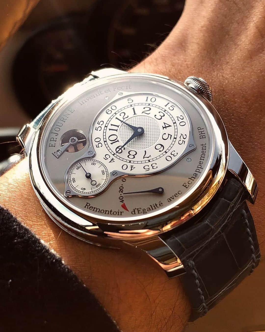 Daily Watchさんのインスタグラム写真 - (Daily WatchInstagram)「Wristshot with the FP Journe Chronometre Optimum. A truly stunning timepiece 👀🔍 Photo by @watchrookiee」12月27日 19時41分 - dailywatch