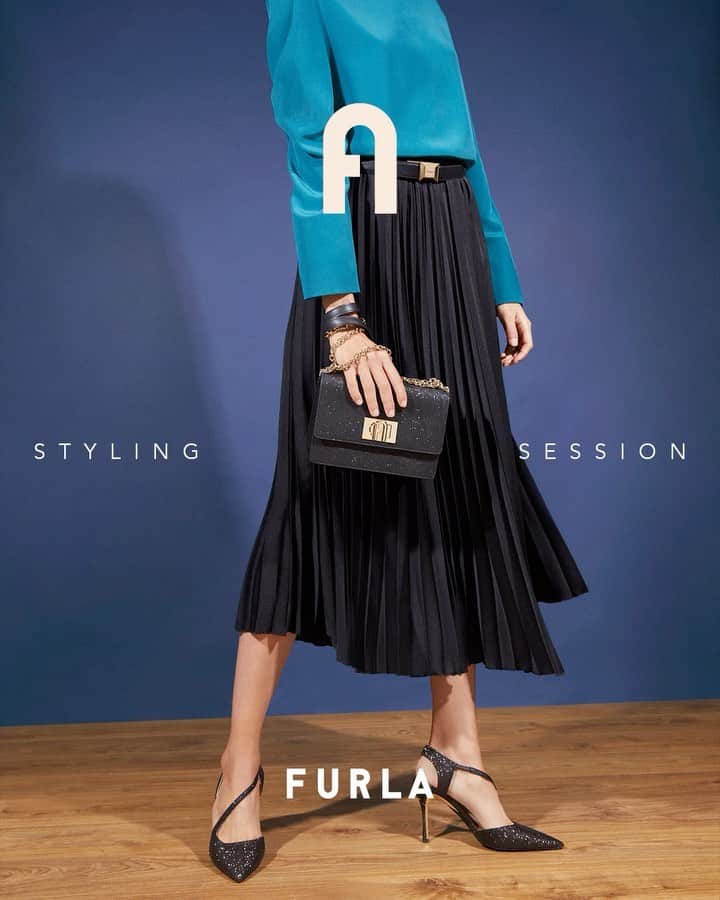 フルラのインスタグラム：「Dress up, feel good. Take a chance on the Holiday Season.  #thefurlasociety #furlafeeling #furlagift #newcollection #furla #accessories #fashion」