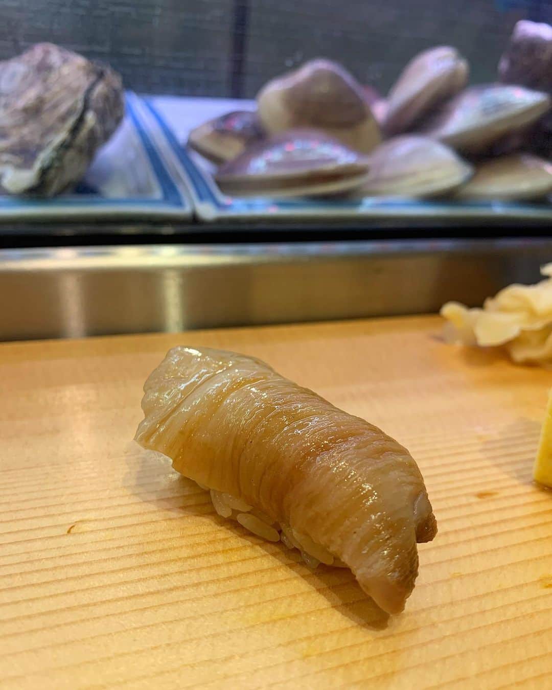 井上茉倫（月神まりな）さんのインスタグラム写真 - (井上茉倫（月神まりな）Instagram)「東京にきて一番いくら美味しかったお店🥢#神楽寿司」12月27日 19時58分 - inoue_marin