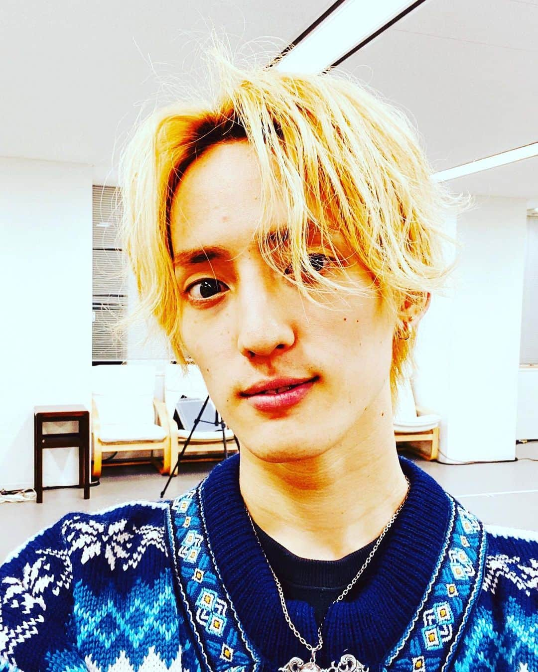 Travis Japan（トラジャ）さんのインスタグラム写真 - (Travis Japan（トラジャ）Instagram)「﻿ 2020年という年が、貴方にとって、意味の有る1年になっていた事を祈って。﻿ 2021年を皆で健やかに迎えられますように。﻿ ﻿ Travis Japan 川島如恵留﻿ ﻿ I’m hoping that 2020 was a meaningful year for you.﻿ And I’m wishing a healthy start to 2021 for everyone.﻿ ﻿ Travis Japan Noel Kawashima﻿ ﻿ #ありがとう2020﻿ #Johnnys#TravisJapan」12月27日 20時00分 - travis_japan_official