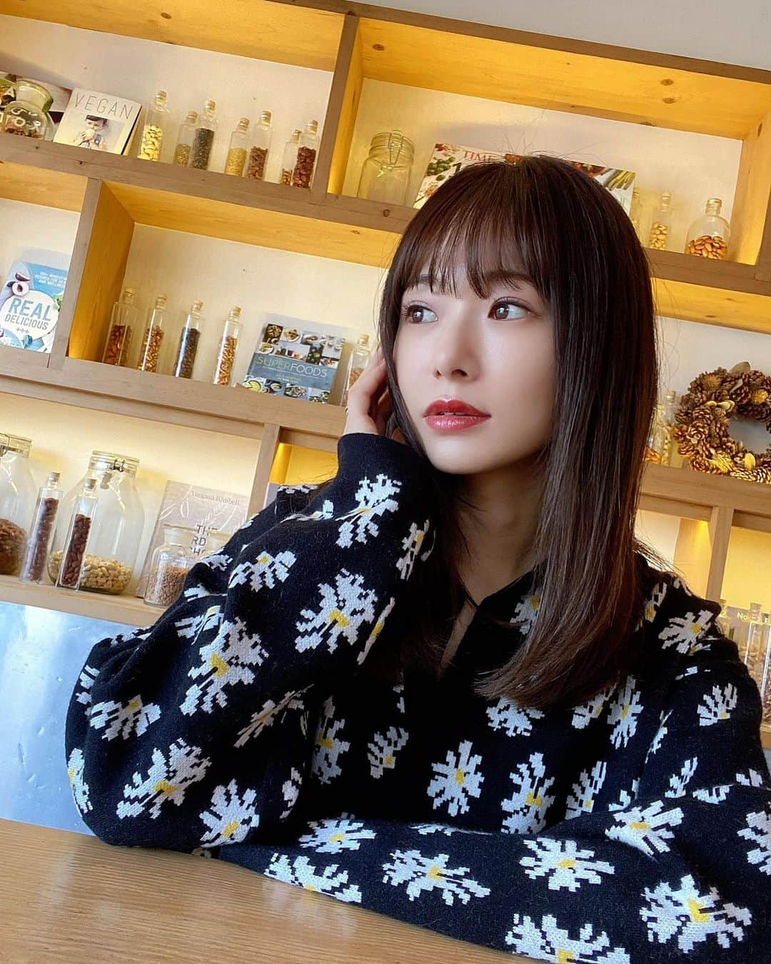 西川瑞希（みずきてぃ）さんのインスタグラム写真 - (西川瑞希（みずきてぃ）Instagram)「今年最後に髪の毛メンテナンスしてきました。サラツヤになって嬉しい🤍  ✴︎HAIR✴︎ @kate_omotesando @kate__kinoshita  #hairstyle #hair #haircolor #ヘアスタイル #ストレートヘア #ヘアカラー #トリートメント」12月27日 20時05分 - mizuki_nishikawa_