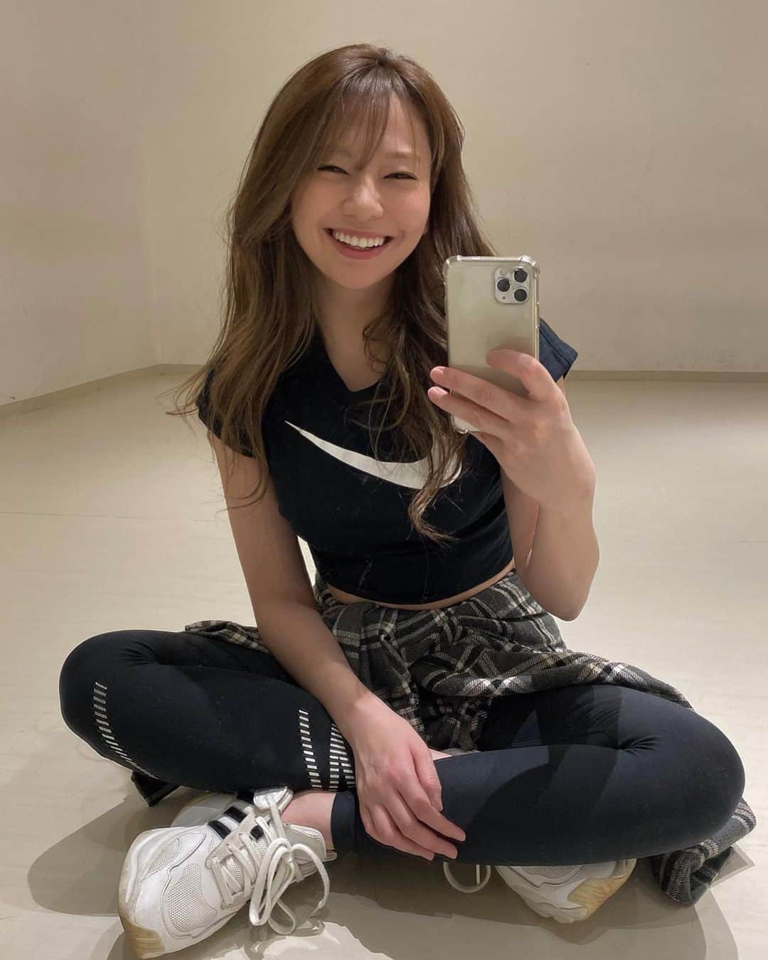 のインスタグラム：「久々にさっちゃんとダンスしてきた🐭🦛🎵✨✨  冬は引きこもり気味なので、 ちゃんと運動しよっ🦛🔥🔥  唯一の武器のおっぱいだけは痩せないように、 食事とマッサージと気休めで、 @royalhoney_up を飲んでるよ✌️ 栄養素満点の王乳由来成分？のおかげで、 すごくいい感じ♨️🥳💋 いつも寝る前に飲むだけやけん、 めんどくさがりやのきほでも続けられる🦛✨  #ロイヤルハニーアップ#魅力アップ#王乳由来 #サプリ#オススメ#女性らしさ#美#トレーニンク #トレーニング女子#美ボディー  #きぽたんの楽ちんバストケア♡」