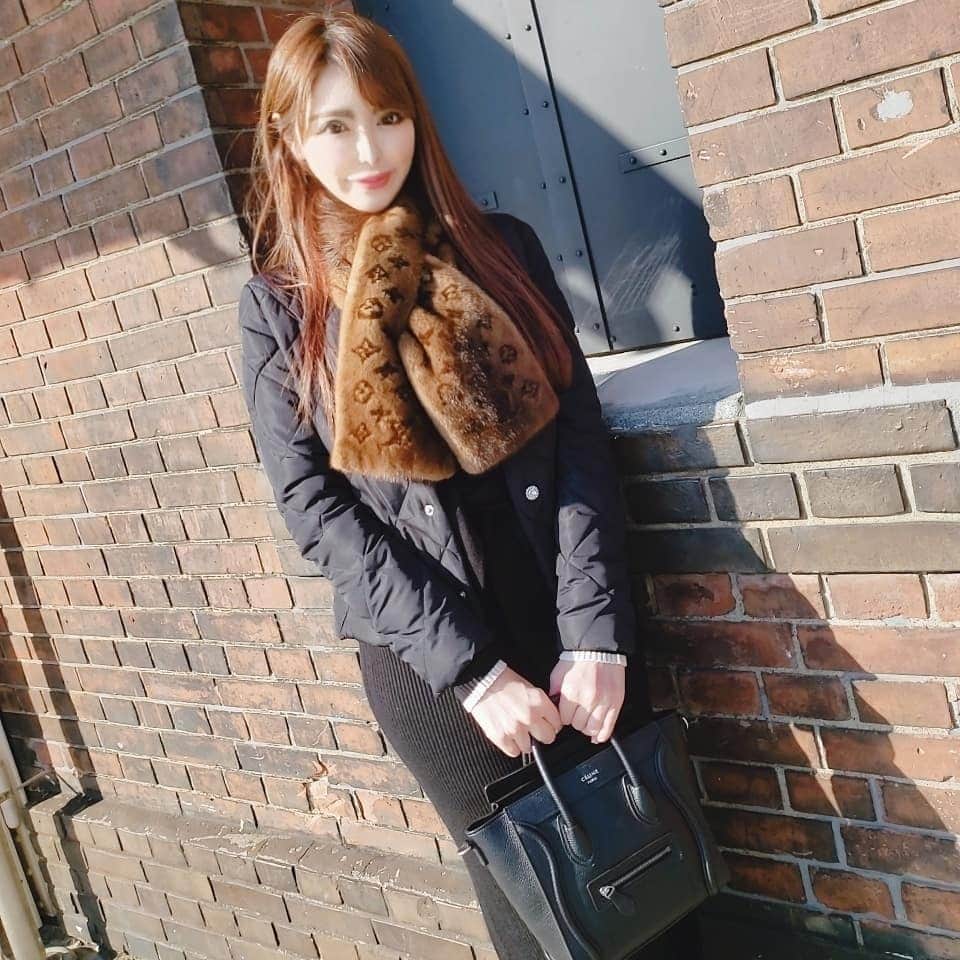 桃瀬えりなのインスタグラム：「横浜‪‪❤︎‬  #shopping #gourmet #louisvuitton #celine #eri #follow #followme #横浜 #赤レンガ倉庫 #撮影スポット #中華街 #コース料理 #食べ歩き #ルミネでお買い物 #いいね返し #フォロー返し」