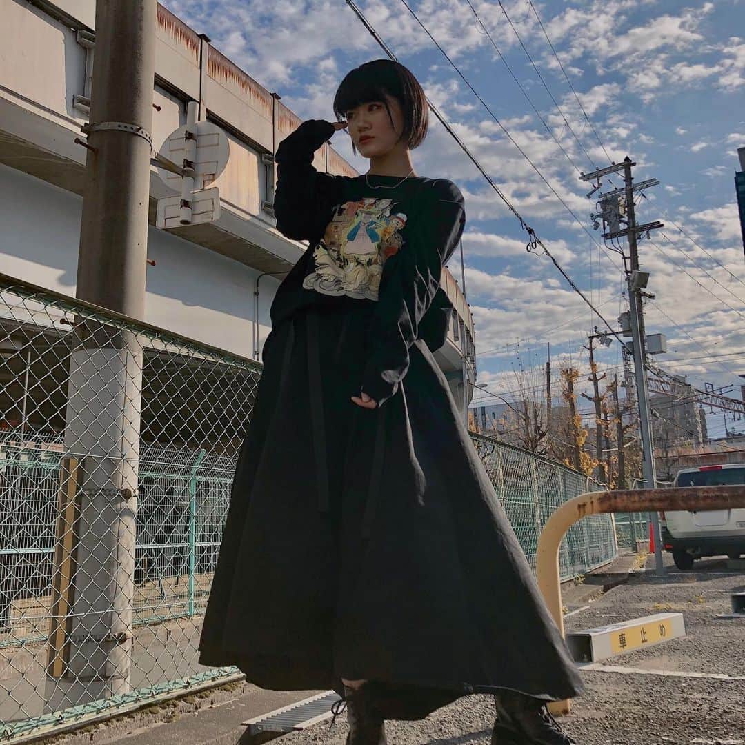 ヒヨリベリー（REVERBEE）さんのインスタグラム写真 - (ヒヨリベリー（REVERBEE）Instagram)「Winter2020❄️ 来年はいっぱい会いたいね🖤 Hoping to see u a lot more next year!! ¡Esperando verte mucho más el año que viene!  #leonair #H14 #black #winter #wintercode #candystripper #rompus #streetfashion #streetstyle  #emo #emogirl #emofashion」12月27日 20時23分 - hiyo_ribery_reverbee