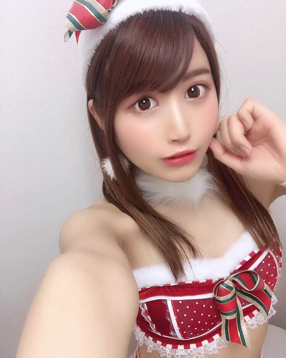 永原芽衣さんのインスタグラム写真 - (永原芽衣Instagram)「サンタコス🎅🎄❤️ . . . . . . . . . . . . . . . . . . . . #malymoonフォトコン2020 #malymoon  #自撮り #swimwear  #コスプレ #コス #写真  #photo #camera  #selfie #follow #followme  #フォロワー募集中 #フォロワー増やしたい #フォローミー #粉我  #japanese #japanesegirl #팔로우 #팔로우환영 #팔로미 #팔로우미 #팔로우그램 #얼스타그램 #전신샷 #셀카 #셀카그램  #cosplay 　#水着　#セクシー」12月27日 20時24分 - meinghr1008