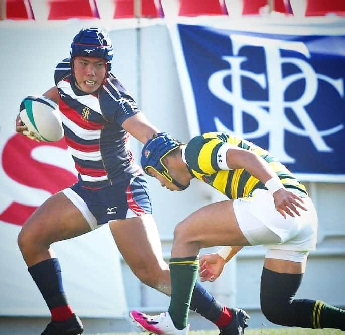 J SPORTSのインスタグラム：「【大会初日の振り返り】 #佐賀工業（佐賀）64-0 #大津緑洋（山口）  第1グラウンドの開幕試合でトライを挙げる佐賀工業NO8永池選手（2年）  ★#花園 100回記念大会　全62試合 生中継＆LIVE配信！ #ラグビー #高校ラグビー」