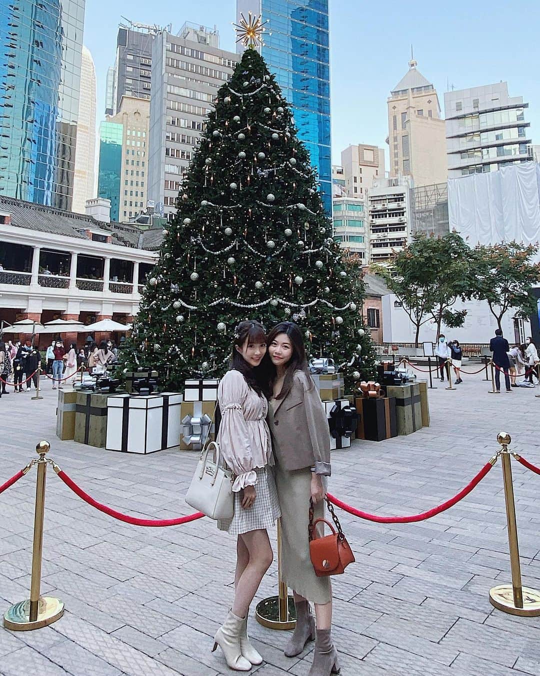 キアナのインスタグラム：「Long time no 合照🥸」