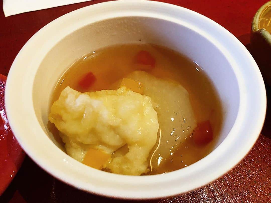 rittann48さんのインスタグラム写真 - (rittann48Instagram)「. . . ㅤㅤㅤㅤㅤㅤㅤㅤㅤㅤㅤㅤㅤ chillout  ㅤㅤㅤㅤㅤㅤㅤㅤㅤㅤㅤㅤㅤ ㅤㅤㅤㅤㅤㅤㅤㅤㅤㅤㅤㅤㅤ @hotelnewawaji ヴィラ楽園 夕食は部屋食にてふぐのコース ㅤㅤㅤㅤㅤㅤㅤㅤㅤㅤㅤㅤㅤ てっさ、焼きふぐ、てっちりなどなど 追加メニューで鮑のお刺身、牛の焼肉、ふぐの唐揚げ ㅤㅤㅤㅤㅤㅤㅤㅤㅤㅤㅤㅤㅤ どれも美味しすぎて大満足 .ㅤㅤㅤㅤㅤㅤㅤㅤㅤㅤㅤㅤㅤ .ㅤㅤㅤㅤㅤㅤㅤㅤㅤㅤㅤㅤㅤ .ㅤㅤㅤㅤㅤㅤㅤㅤㅤㅤㅤㅤㅤ #family #trip #japan #awajishima #instafood #time #chill #淡路島 #写真 #夕食 #ふぐ」12月27日 20時56分 - rittann__8775