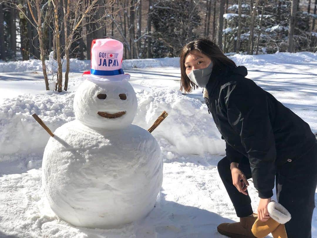 青木玲緒樹のインスタグラム：「20泊の合宿も終わってみたらあっという間だった🍃 館長さん作ってくれた雪だるま☃️」