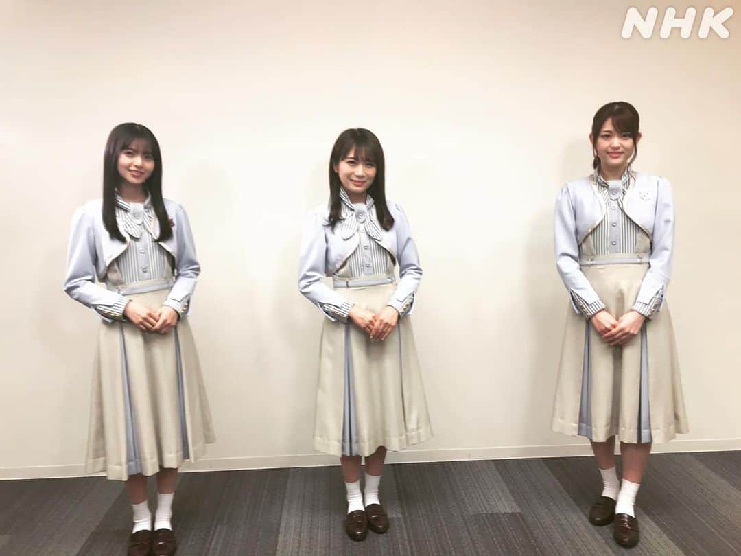 のインスタグラム：「📢今夜も放送！「私の紅白メモリーズ」  さらにこの後は乃木坂46が登場！ メンバーへのインタビューとともに 貴重な紅白映像をたっぷり紹介しちゃいます😍  🔴私の紅白メモリーズ⚪️『乃木坂46』 📺12月27日(日)23:53～23:55 NHK総合  #NHK紅白 #紅白 #紅白歌合戦 #紅白歌合戦2020 #みんなでエール #NHK #乃木坂46 #秋元真夏 #齋藤飛鳥 #松村沙友理」