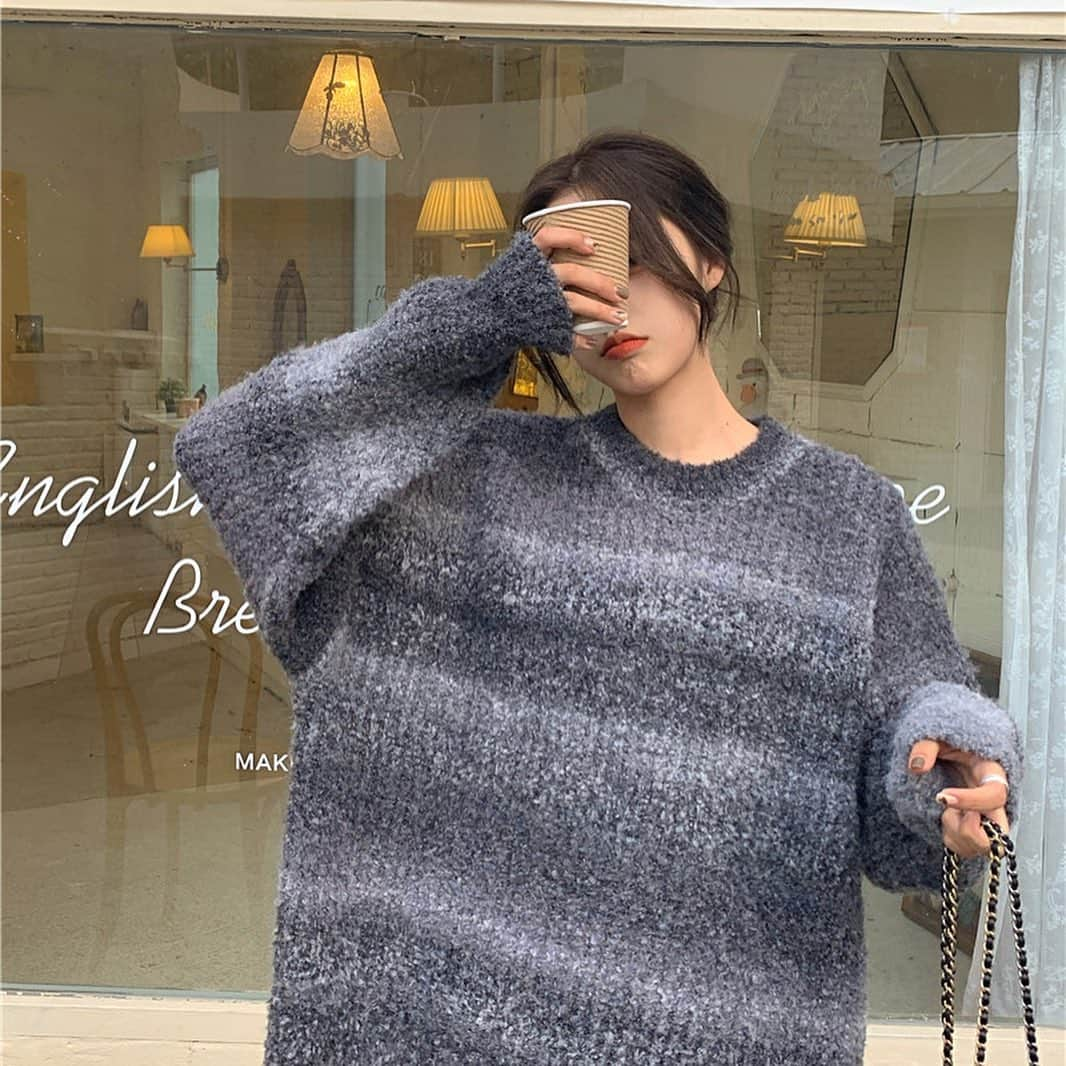 米田紗英さんのインスタグラム写真 - (米田紗英Instagram)「\冬の定番♡カラーニット特集🧶 /﻿ ﻿ 今回はカラー展開が超充実‼︎デザインニットアイテムをご紹介！﻿ ﻿ ✅冬の必須アイテム、カラーニット🧶 寒い季節も、心が晴れるよう可愛いカラーデザインニットにトライしたい♡♡♡ 色味のあるニットはシンプルなボトムスと相性抜群‼︎ ﻿ ﻿ みんなも挑戦してみてね💫﻿ ﻿ 　﻿ #ドリーピータウン #Dleepytown  #ストリート系女子 #ストリートコーデ #ストリートスタイル #韓国ファッション #服好きな人と繋がりたい #カジュアルファッション #カジュアルコーデ #おしゃれさんと繋がりたい #最旬トレンドハはろら #トレンド発信 #トレンド部  #スポーツミックス #ファッション　#今日のコーデ　#デートコーデ　#韓国コーデ　#トレンドコーデ　#学生コーデ　#プチプラコーデ　#プチプラ　#冬コーデ　#ファッショニスタ　#海外風　#ストリートコーデ　#カラーニット#ニット #トレンド」12月27日 21時01分 - dleepytown_official