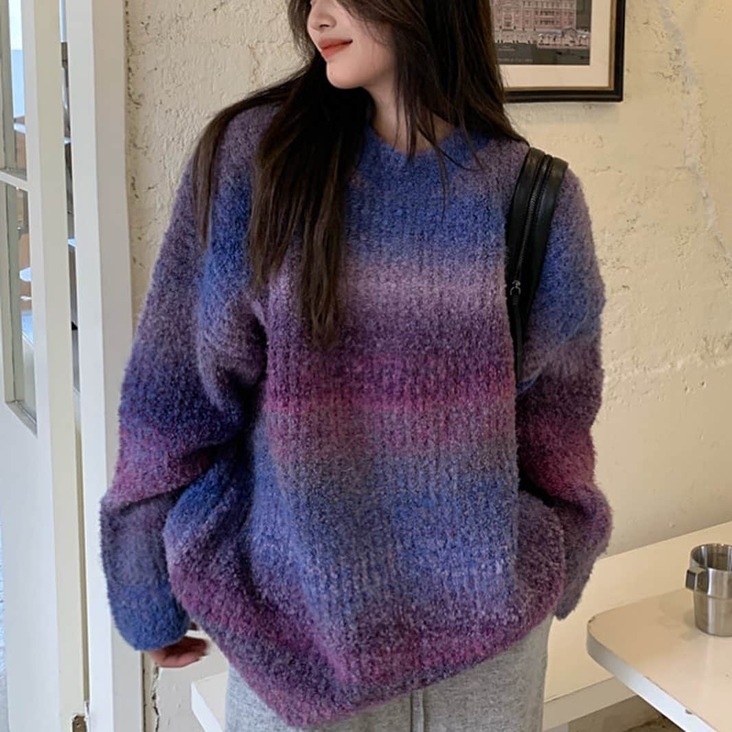 米田紗英さんのインスタグラム写真 - (米田紗英Instagram)「\冬の定番♡カラーニット特集🧶 /﻿ ﻿ 今回はカラー展開が超充実‼︎デザインニットアイテムをご紹介！﻿ ﻿ ✅冬の必須アイテム、カラーニット🧶 寒い季節も、心が晴れるよう可愛いカラーデザインニットにトライしたい♡♡♡ 色味のあるニットはシンプルなボトムスと相性抜群‼︎ ﻿ ﻿ みんなも挑戦してみてね💫﻿ ﻿ 　﻿ #ドリーピータウン #Dleepytown  #ストリート系女子 #ストリートコーデ #ストリートスタイル #韓国ファッション #服好きな人と繋がりたい #カジュアルファッション #カジュアルコーデ #おしゃれさんと繋がりたい #最旬トレンドハはろら #トレンド発信 #トレンド部  #スポーツミックス #ファッション　#今日のコーデ　#デートコーデ　#韓国コーデ　#トレンドコーデ　#学生コーデ　#プチプラコーデ　#プチプラ　#冬コーデ　#ファッショニスタ　#海外風　#ストリートコーデ　#カラーニット#ニット #トレンド」12月27日 21時01分 - dleepytown_official