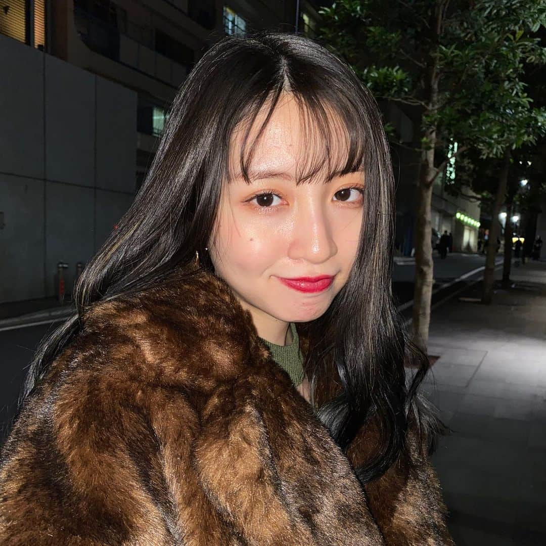 青島妃菜さんのインスタグラム写真 - (青島妃菜Instagram)「.﻿ New hair💇‍♀️﻿ ﻿ 冬休みということで﻿ 今回はハイライトをいれて頂きました！☺️﻿ あ、前髪もがっつり作ったよ☺︎﻿ ﻿ でもそんな可愛いハイライトも﻿ 1週間後くらいに﻿ はさようならしないといけないので﻿ ぴえん！！！﻿ ﻿ なので今を楽しみます🎶﻿ 今回もLONESSさゆりさん（　@sayuri.loness ）にお願いしました！✨﻿ いつもありがとうございます🙏✨✨  #どの妃菜が好き？」12月27日 21時01分 - hina1226_01